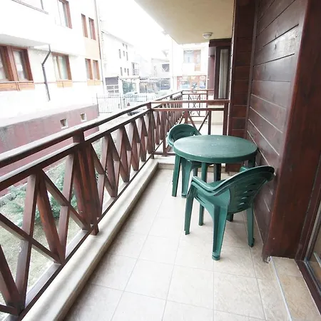 Snow House Apartament *